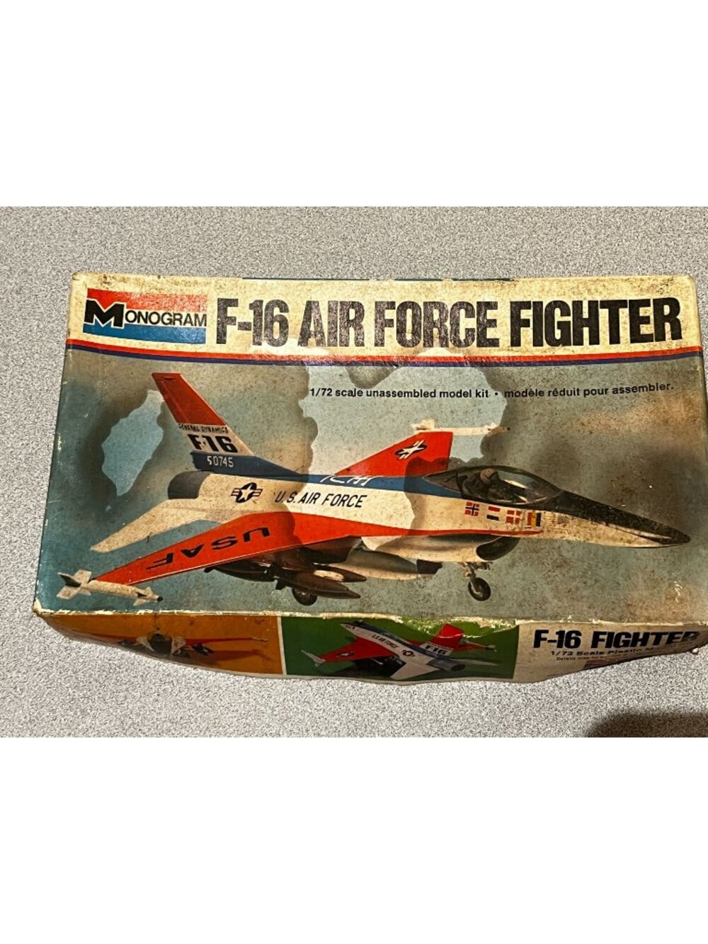 1977 Monogram Vintage F-16 Air Force Fighter Kit Open & COMPLETE Damaged Box
